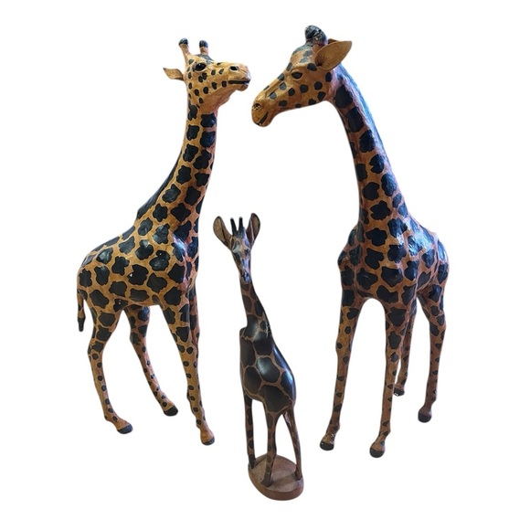 Set of Three Giraffe Figurines Decor - Picture 1 of 3